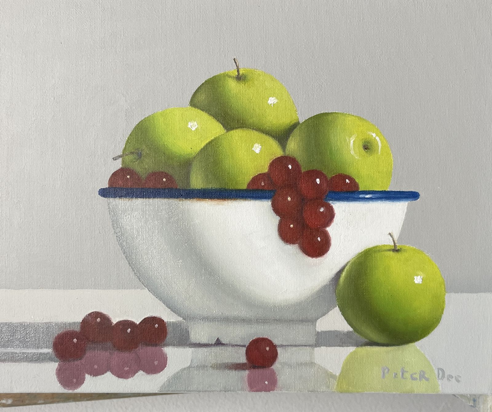 Peter Dee - Bowl of apples and grapes